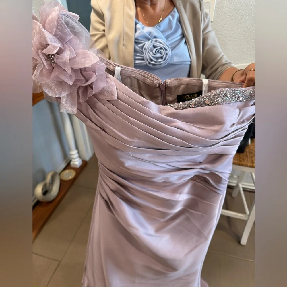 One-Shoulder Mauve Evening Gown with Floral Detail - Picture 5 of 7